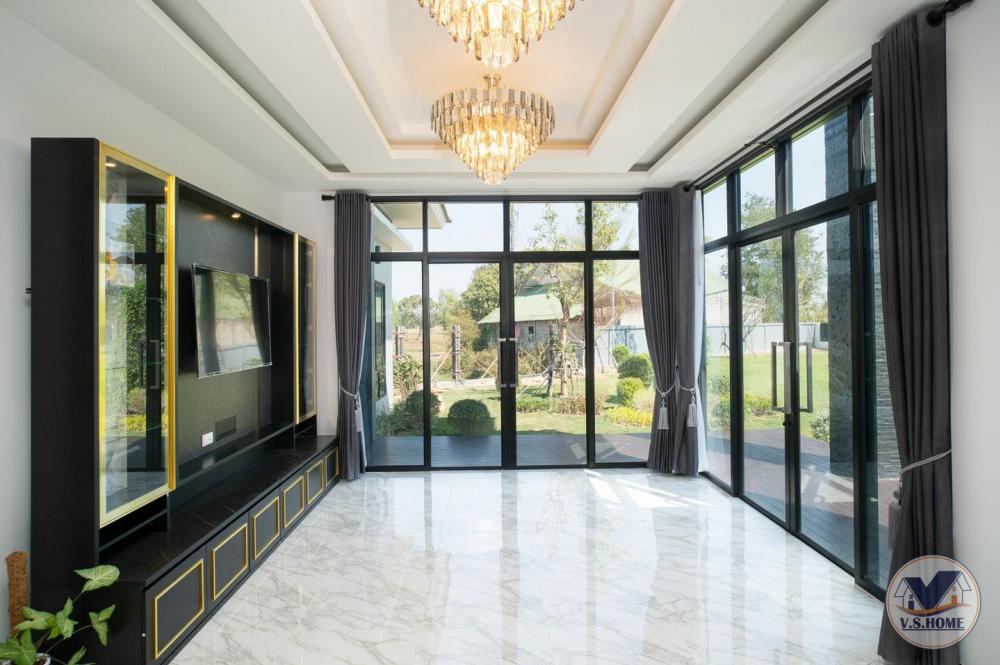 บ้านสองชั้นสไตล์คอนเทมโพรารี่ ขนาด 4 ห้องนอน 5 ห้องน้ำ 2 ที่จอดรถ รูปที่ 26