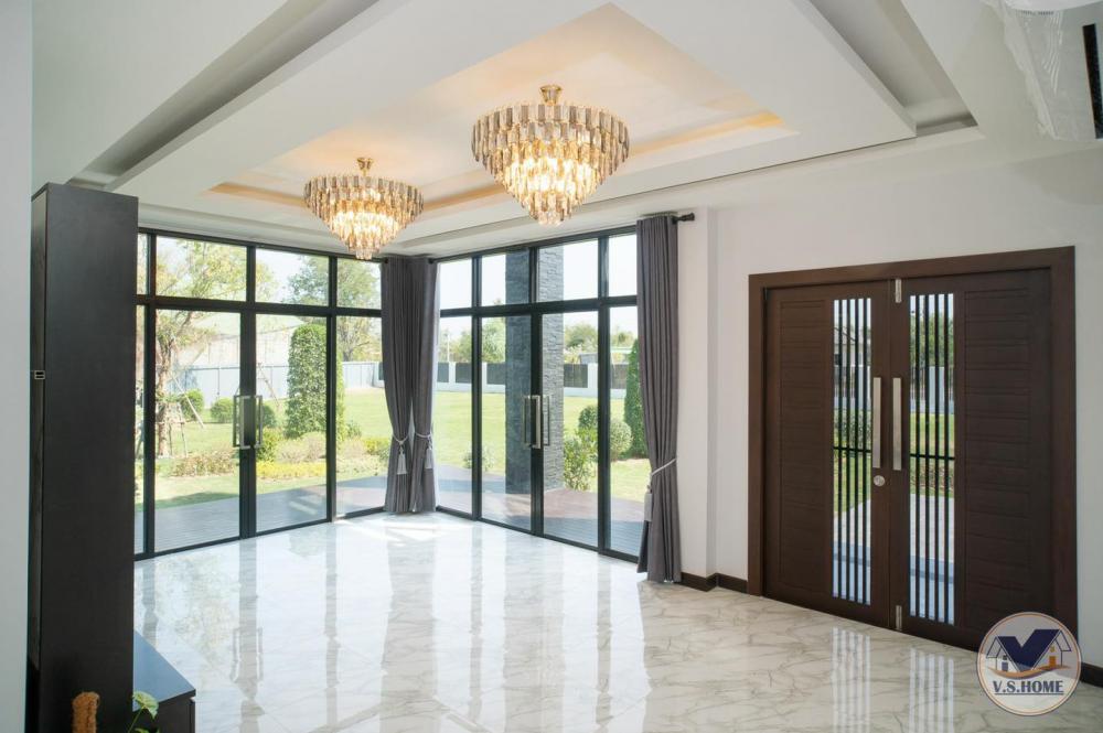 บ้านสองชั้นสไตล์คอนเทมโพรารี่ ขนาด 4 ห้องนอน 5 ห้องน้ำ 2 ที่จอดรถ รูปที่ 27