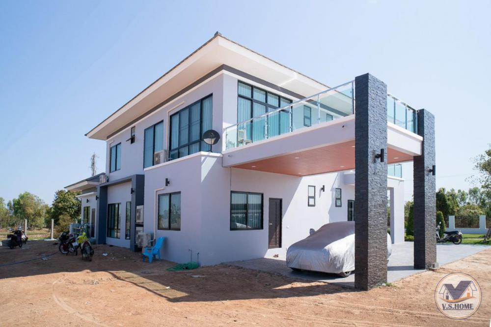 บ้านสองชั้นสไตล์คอนเทมโพรารี่ ขนาด 4 ห้องนอน 5 ห้องน้ำ 2 ที่จอดรถ รูปที่ 5