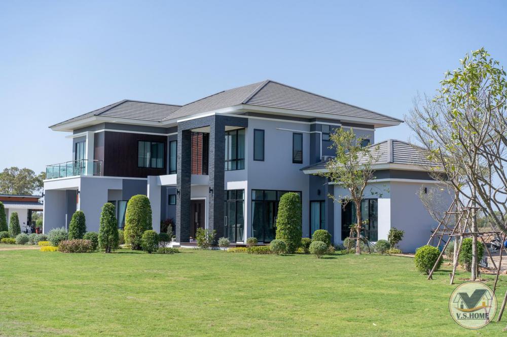 บ้านสองชั้นสไตล์คอนเทมโพรารี่ ขนาด 4 ห้องนอน 5 ห้องน้ำ 2 ที่จอดรถ รูปที่ 8