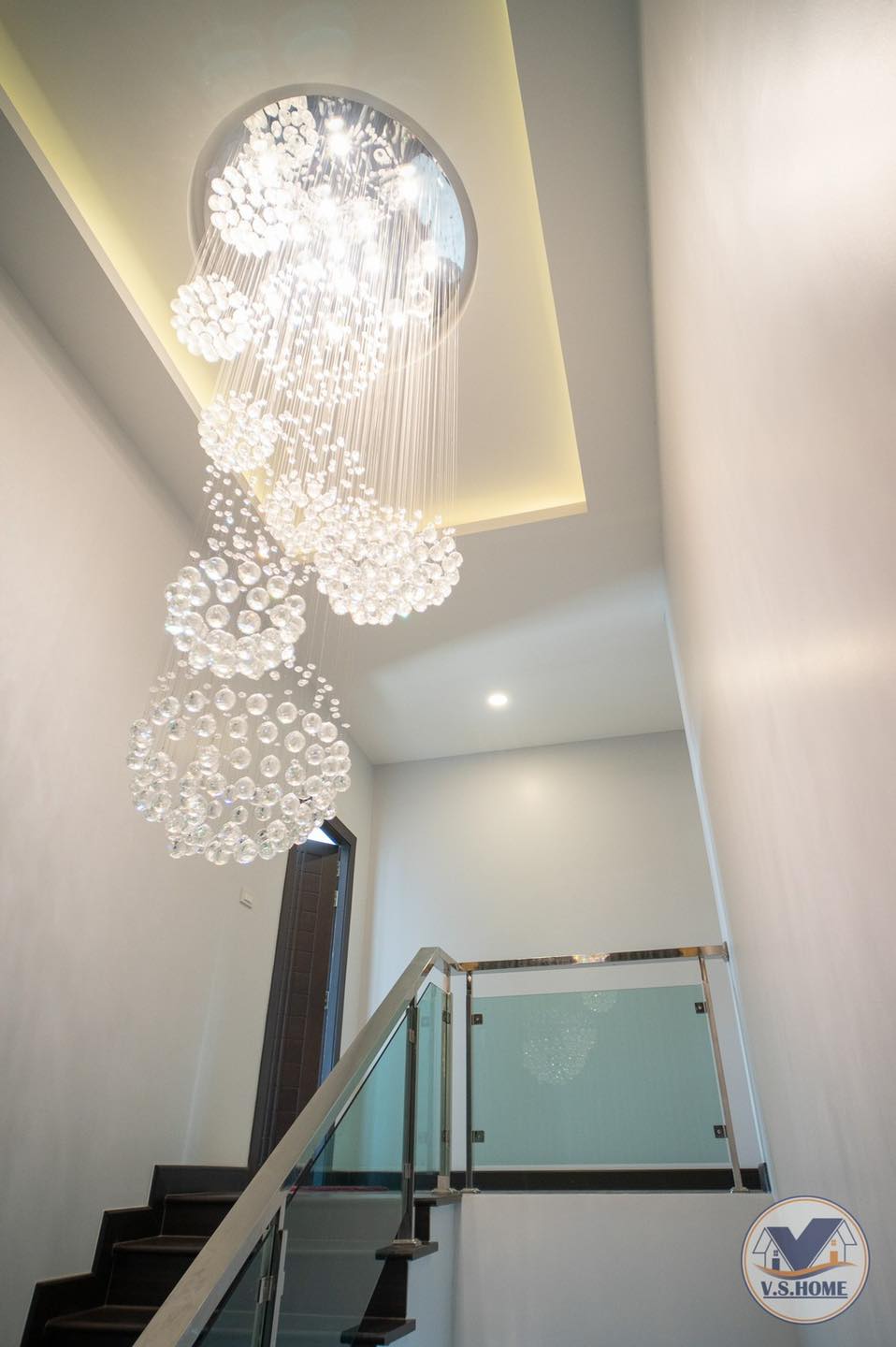 บ้านสองชั้นสไตล์คอนเทมโพรารี่ ขนาด 4 ห้องนอน 5 ห้องน้ำ 2 ที่จอดรถ รูปที่ 42