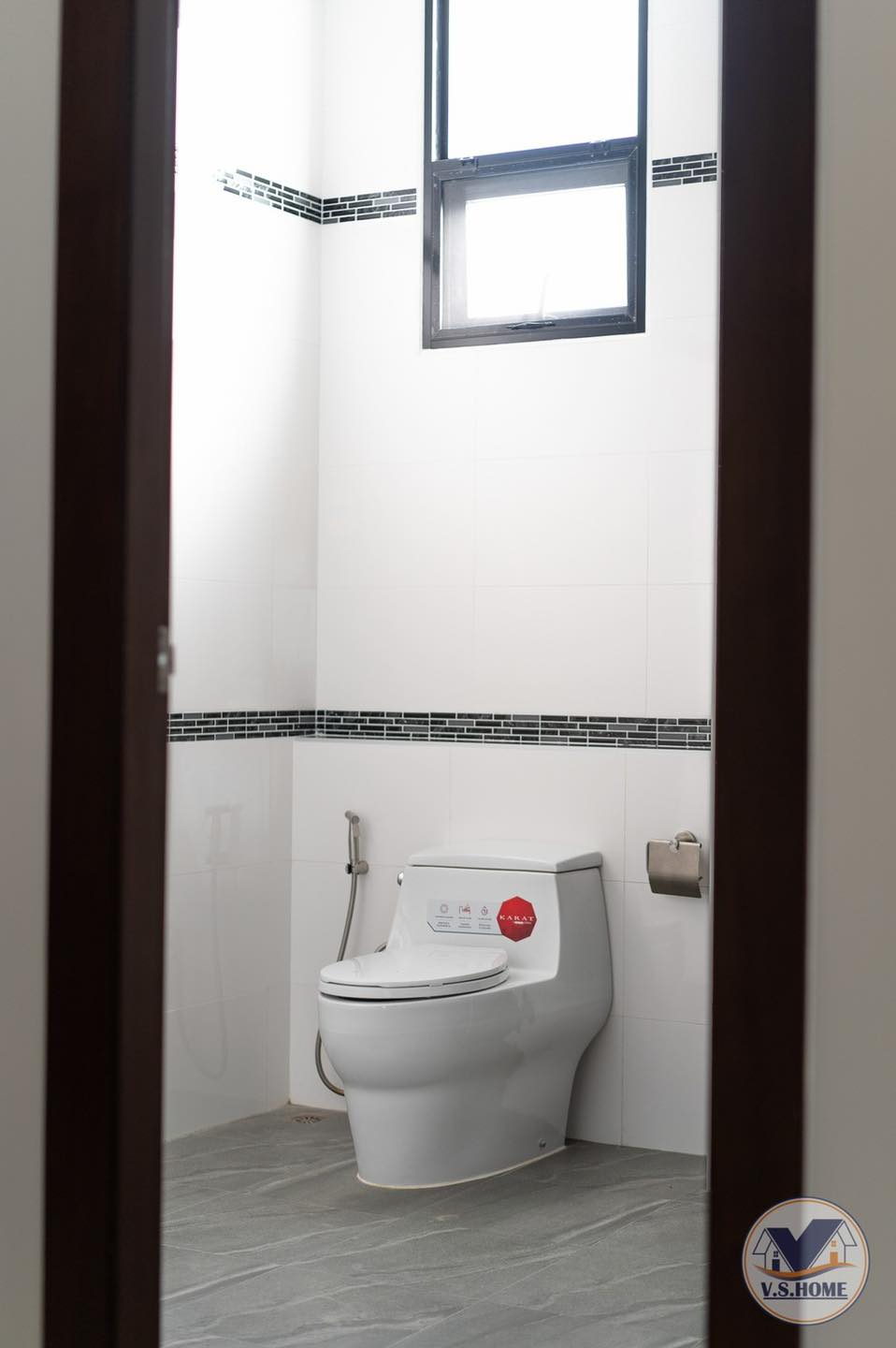 บ้านสองชั้นสไตล์คอนเทมโพรารี่ ขนาด 4 ห้องนอน 5 ห้องน้ำ 2 ที่จอดรถ รูปที่ 49