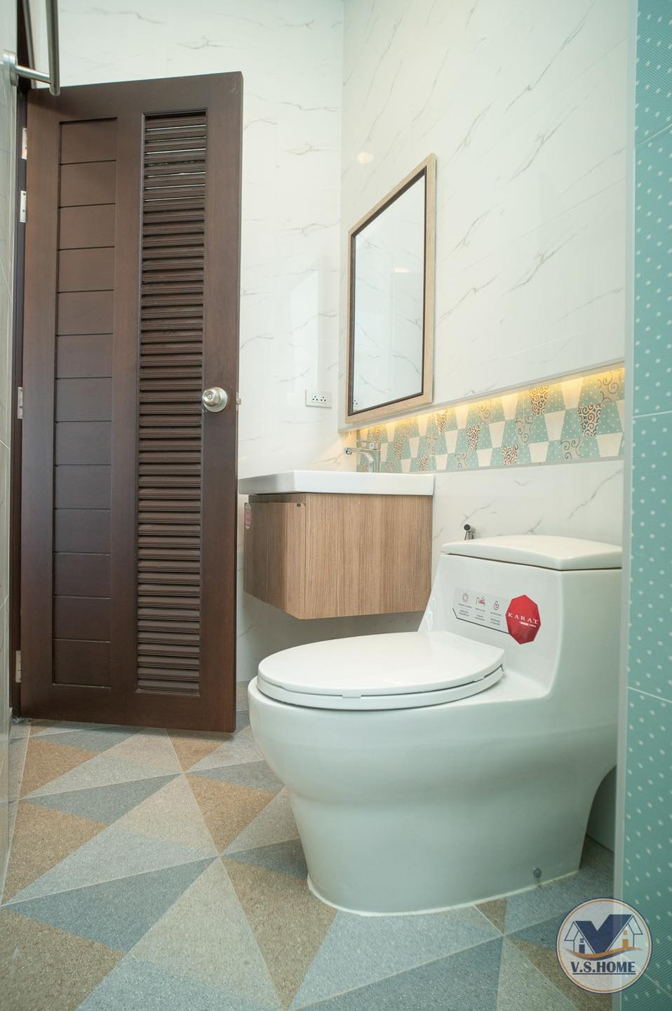 บ้านสองชั้นสไตล์คอนเทมโพรารี่ ขนาด 4 ห้องนอน 5 ห้องน้ำ 2 ที่จอดรถ รูปที่ 53