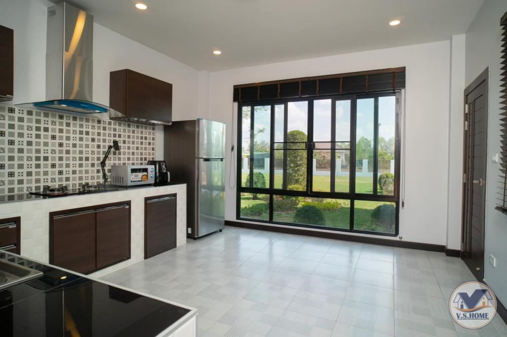 บ้านสองชั้นสไตล์คอนเทมโพรารี่ ขนาด 4 ห้องนอน 5 ห้องน้ำ 2 ที่จอดรถ รูปที่ 60