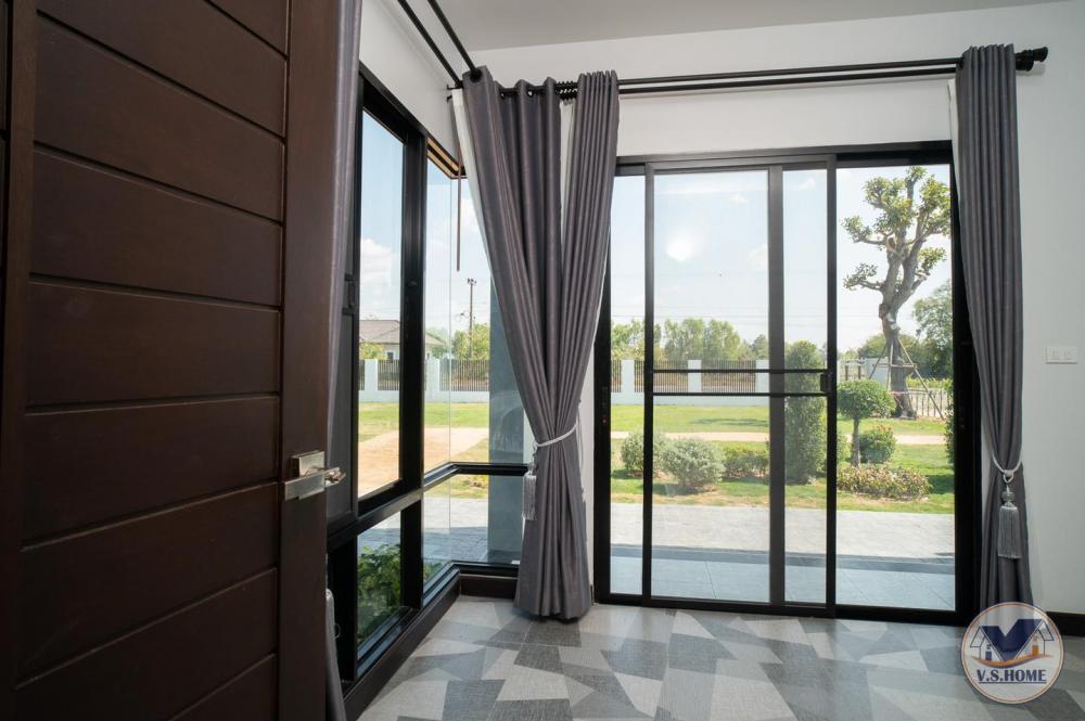 บ้านสองชั้นสไตล์คอนเทมโพรารี่ ขนาด 4 ห้องนอน 5 ห้องน้ำ 2 ที่จอดรถ รูปที่ 38