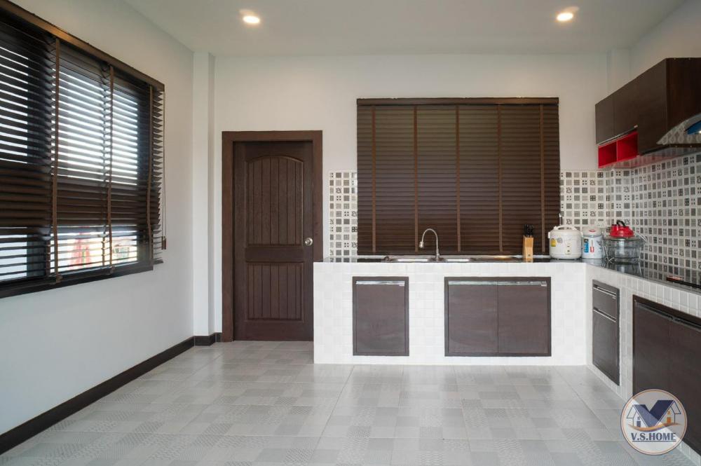 บ้านสองชั้นสไตล์คอนเทมโพรารี่ ขนาด 4 ห้องนอน 5 ห้องน้ำ 2 ที่จอดรถ รูปที่ 62