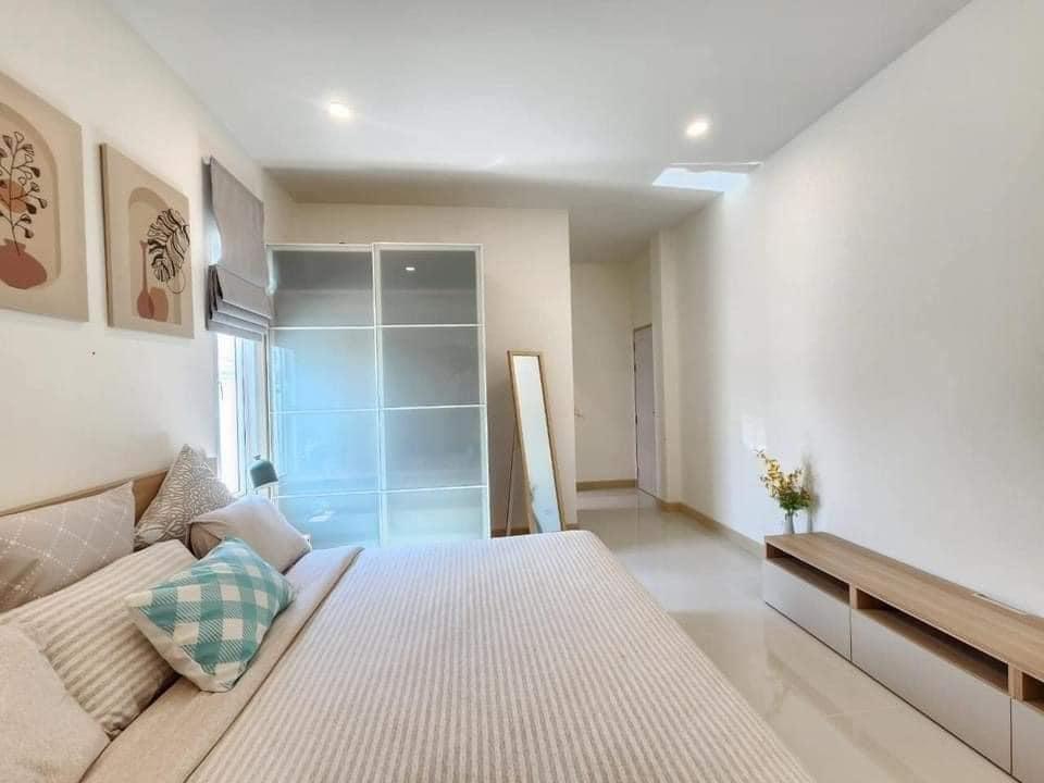 บ้านสไตล์มินิมอลขนาด 3 ห้องนอน 2 ห้องน้ำ และสวนมินิมอล รูปที่ 10