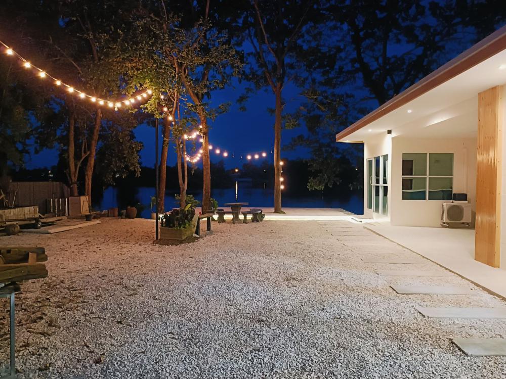 ไอเดียครัวเล็กๆ ห้องซักผ้า พร้อม พื้นที่นั่งชิวริมน้ำ รูปที่ 10