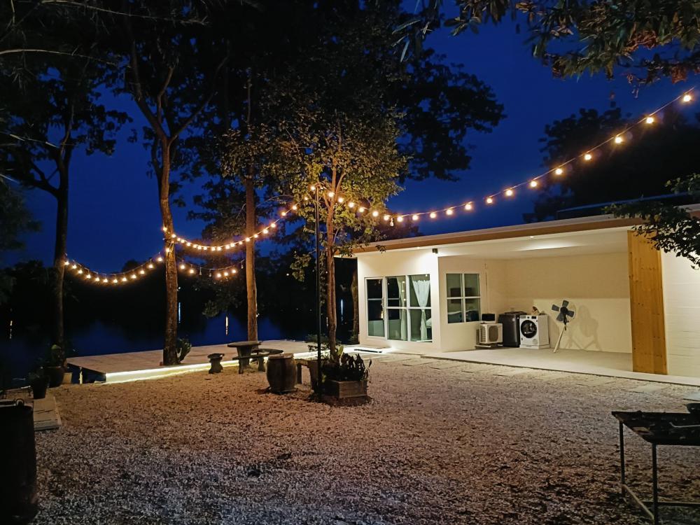 ไอเดียครัวเล็กๆ ห้องซักผ้า พร้อม พื้นที่นั่งชิวริมน้ำ รูปที่ 8