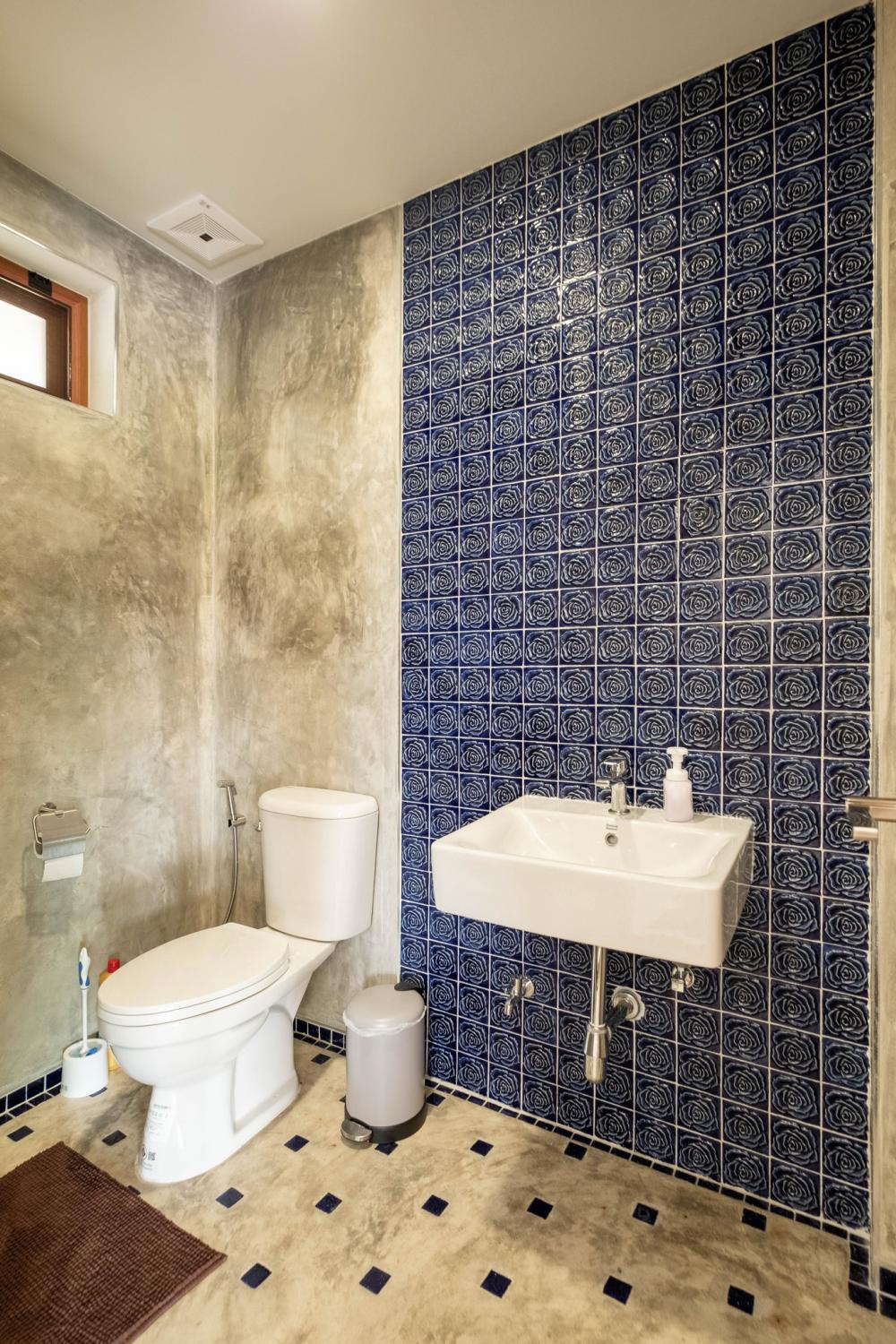 บ้านพักตากอากาศชั้นเดียวสไตล์รีสอร์ทจากจังหวัดเชียงใหม่ ตั้งอยู่ท่ามกลางทิวเขาและแหล่งน้ำจากธรรมชาติ โอบล้อมด้วยป่าเขียวอันอุดมสมบูรณ์ รูปที่ 22