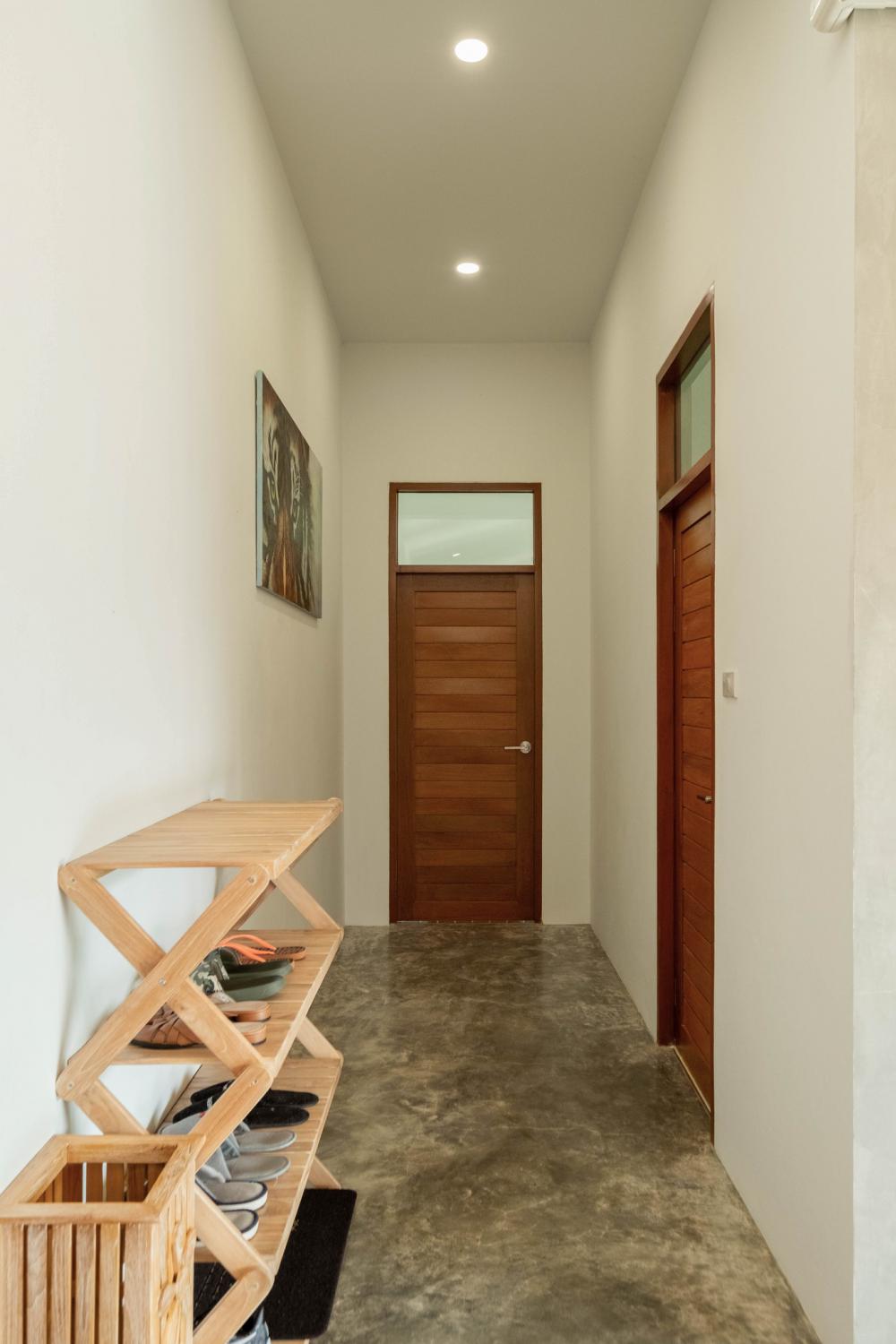 บ้านพักตากอากาศชั้นเดียวสไตล์รีสอร์ทจากจังหวัดเชียงใหม่ ตั้งอยู่ท่ามกลางทิวเขาและแหล่งน้ำจากธรรมชาติ โอบล้อมด้วยป่าเขียวอันอุดมสมบูรณ์ รูปที่ 23