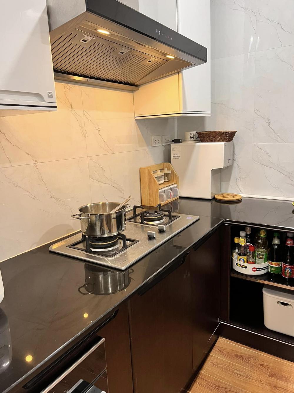 ไอเดียบ้านสวย 2 ชั้นริมทุ่งด้านล่างโปร่งรับลม รูปที่ 25