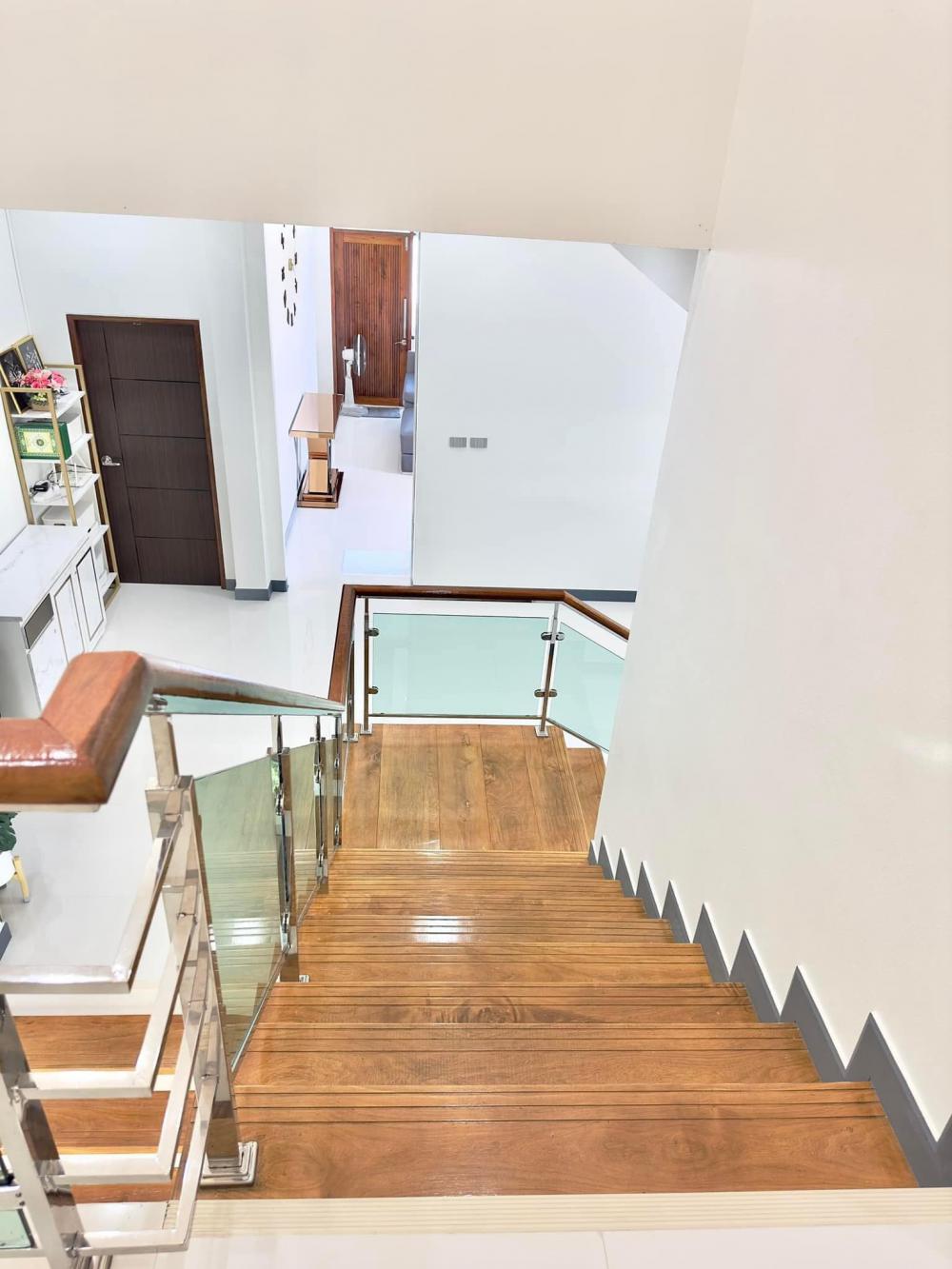 แบบบ้านชั้นครึ่งสไตล์โมเดิร์น บิ้วอินภายในสวยลงตัว ขนาด 3 ห้องนอน 3 ห้องน้ำ รูปที่ 18