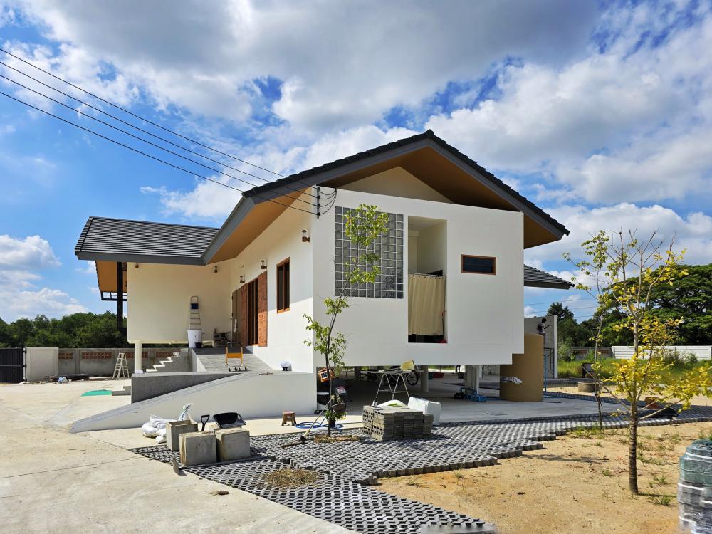 บ้านพักอาศัย 1 ชั้นยกสูง ขนาด 4 ห้องนอน 4 ห้องน้ำ พื้นที่ใช้สอย 180 ตร.ม. รูปที่ 3