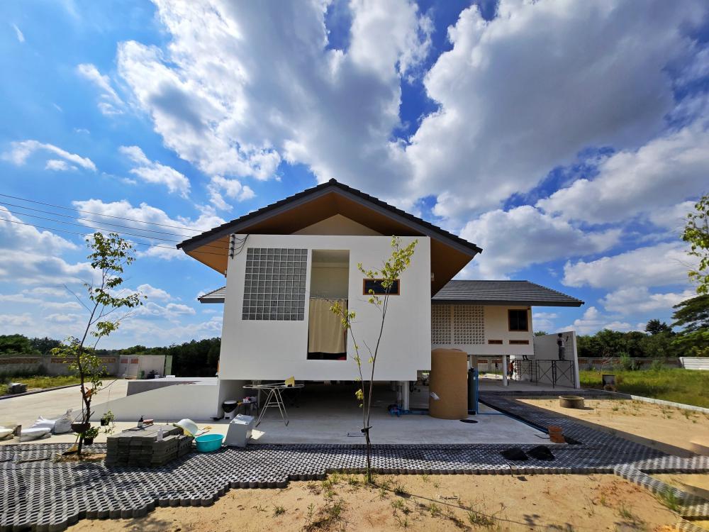 บ้านพักอาศัย 1 ชั้นยกสูง ขนาด 4 ห้องนอน 4 ห้องน้ำ พื้นที่ใช้สอย 180 ตร.ม. รูปที่ 5