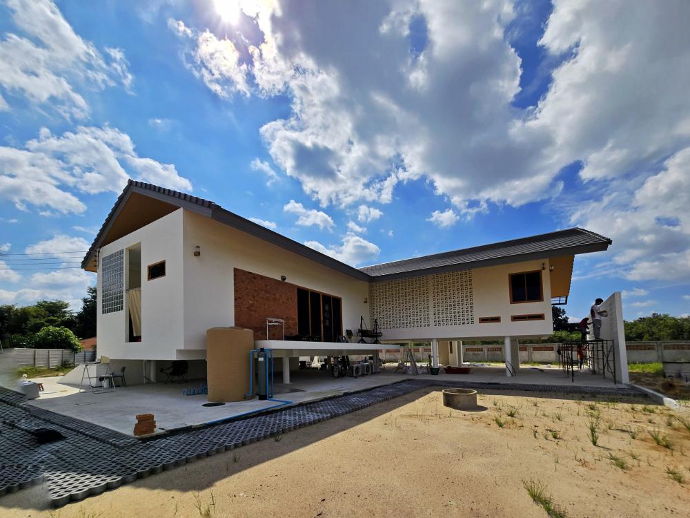 บ้านพักอาศัย 1 ชั้นยกสูง ขนาด 4 ห้องนอน 4 ห้องน้ำ พื้นที่ใช้สอย 180 ตร.ม. รูปที่ 6