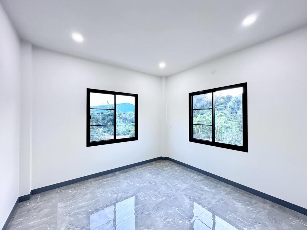 บ้าน 2 ชั้น สไตล์ไทยประยุกต์ ขนาด 4 ห้องนอน 3 ห้องน้ำ รูปที่ 6