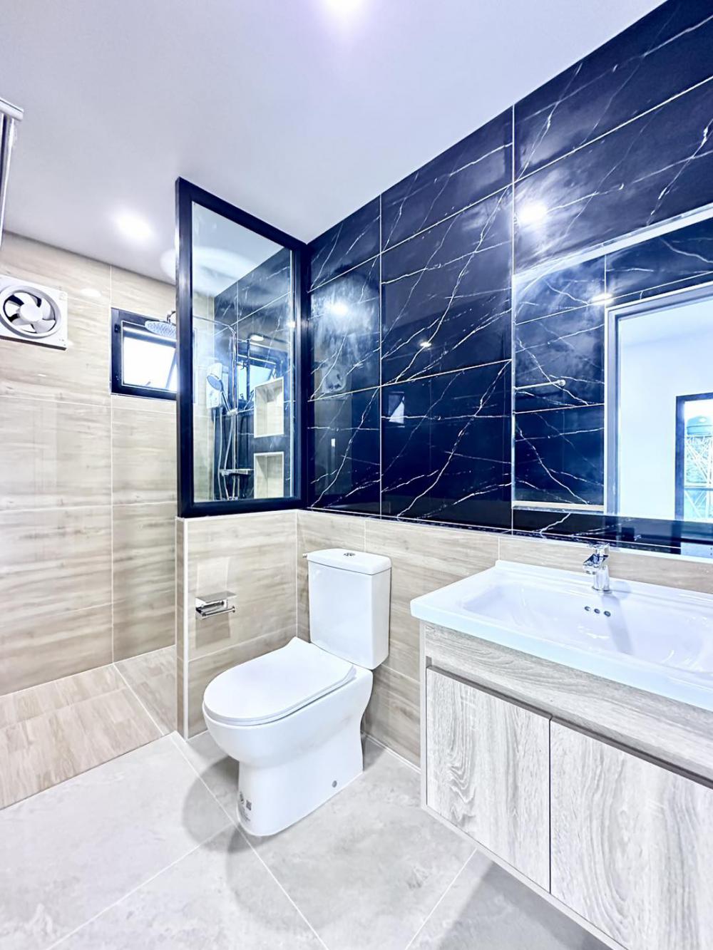 บ้าน 2 ชั้น สไตล์ไทยประยุกต์ ขนาด 4 ห้องนอน 3 ห้องน้ำ รูปที่ 9