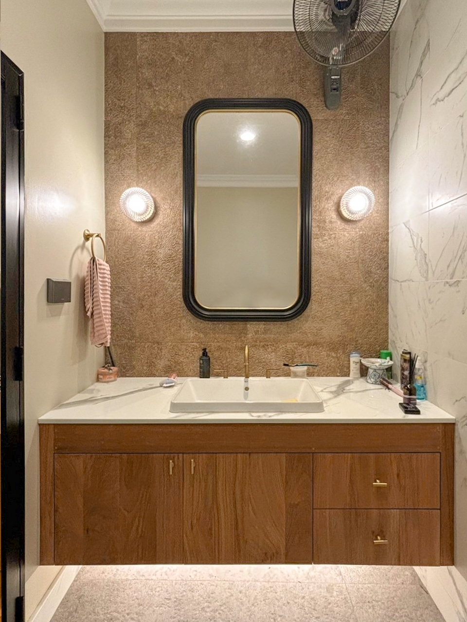 ไอเดียบ้านยกใต้ถุนสูง เพิ่มทางลาดเอียงที่ยาวต่อเนื่องตั้งแต่ที่จอดรถจนถึงด้านในบ้าน รูปที่ 13