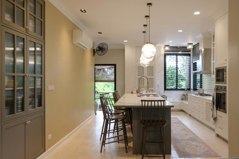 ไอเดียบ้านยกใต้ถุนสูง เพิ่มทางลาดเอียงที่ยาวต่อเนื่องตั้งแต่ที่จอดรถจนถึงด้านในบ้าน รูปที่ 5