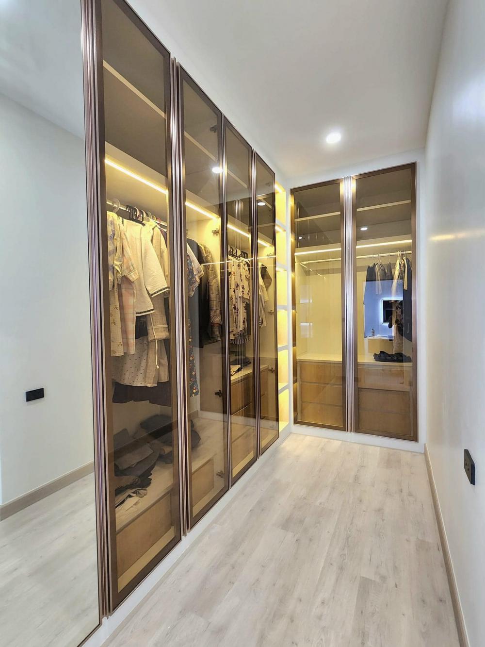 บ้านทรงกล่องโทนขาวบิ้วอินน่าอยู่ สถาปนิกต่างชาติ รูปที่ 11