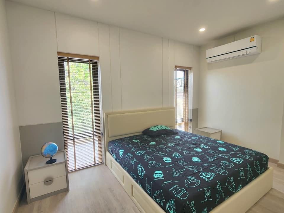 บ้านทรงกล่องโทนขาวบิ้วอินน่าอยู่ สถาปนิกต่างชาติ รูปที่ 12