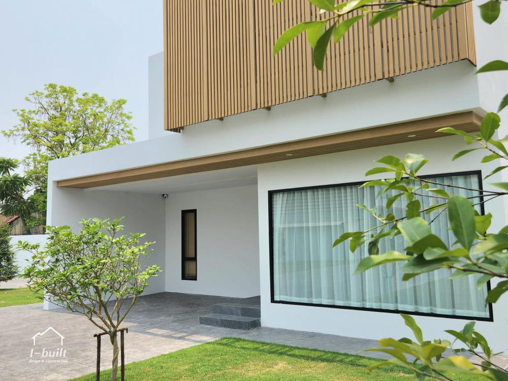 บ้านทรงกล่องโทนขาวบิ้วอินน่าอยู่ สถาปนิกต่างชาติ รูปที่ 14