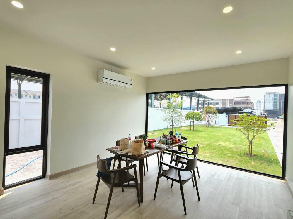 บ้านทรงกล่องโทนขาวบิ้วอินน่าอยู่ สถาปนิกต่างชาติ รูปที่ 3