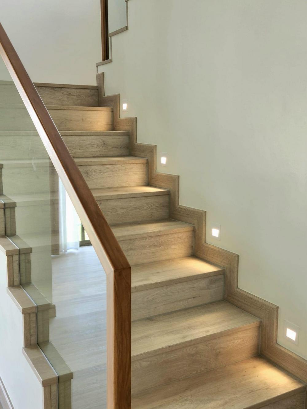 บ้านทรงกล่องโทนขาวบิ้วอินน่าอยู่ สถาปนิกต่างชาติ รูปที่ 5