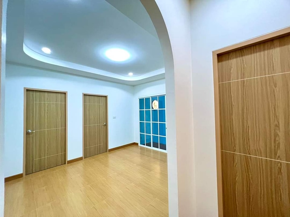 บ้านสไตล์โมเดิร์นมินิมอล 3 ห้องนอน 1 ห้องน้ำ 1 ห้องโถง 1 ห้องครัว พร้อมมินิบาร์สำหรับครอบครัวเล็กๆ รูปที่ 18