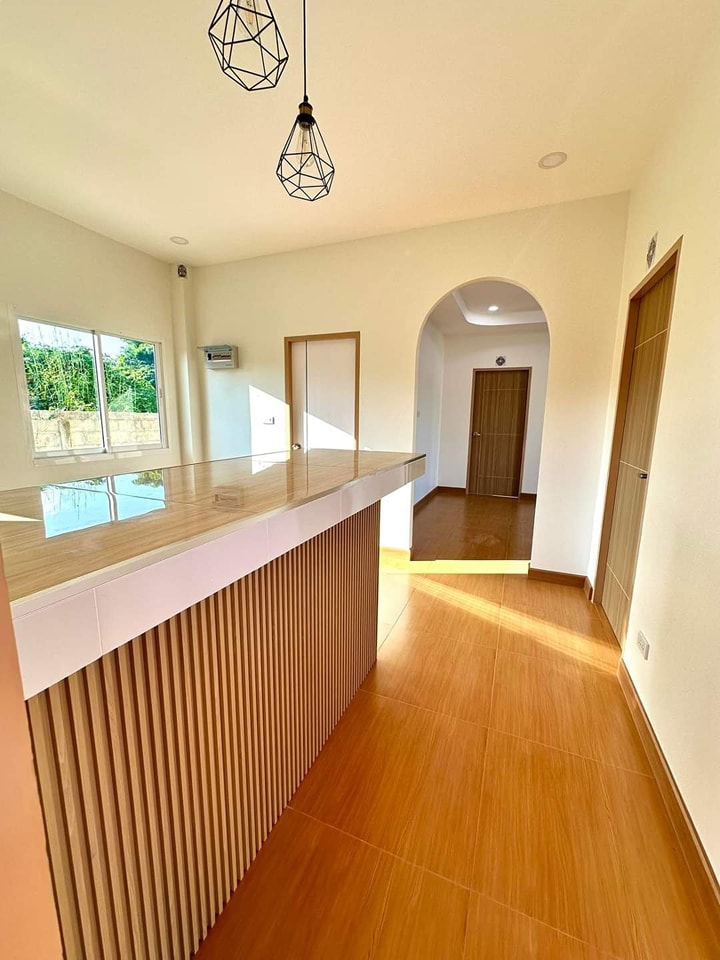 บ้านสไตล์โมเดิร์นมินิมอล 3 ห้องนอน 1 ห้องน้ำ 1 ห้องโถง 1 ห้องครัว พร้อมมินิบาร์สำหรับครอบครัวเล็กๆ รูปที่ 8