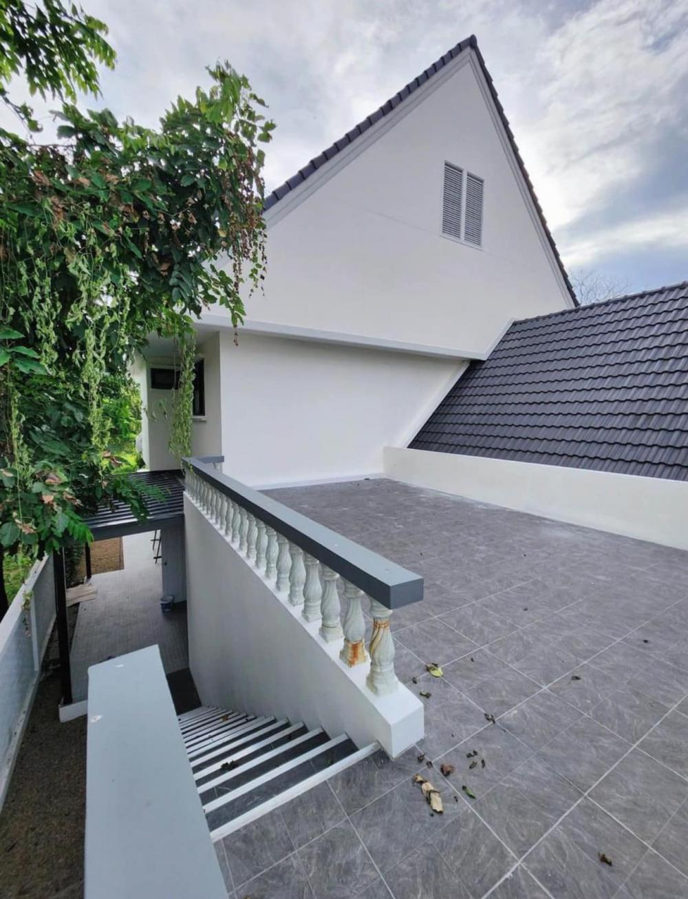 ไอเดียบ้านรีโนเวทใหม่สไตล์อิงลิชคันทรี่ ขนาด 5 ห้องนอน 5 ห้องน้ำ รูปที่ 10