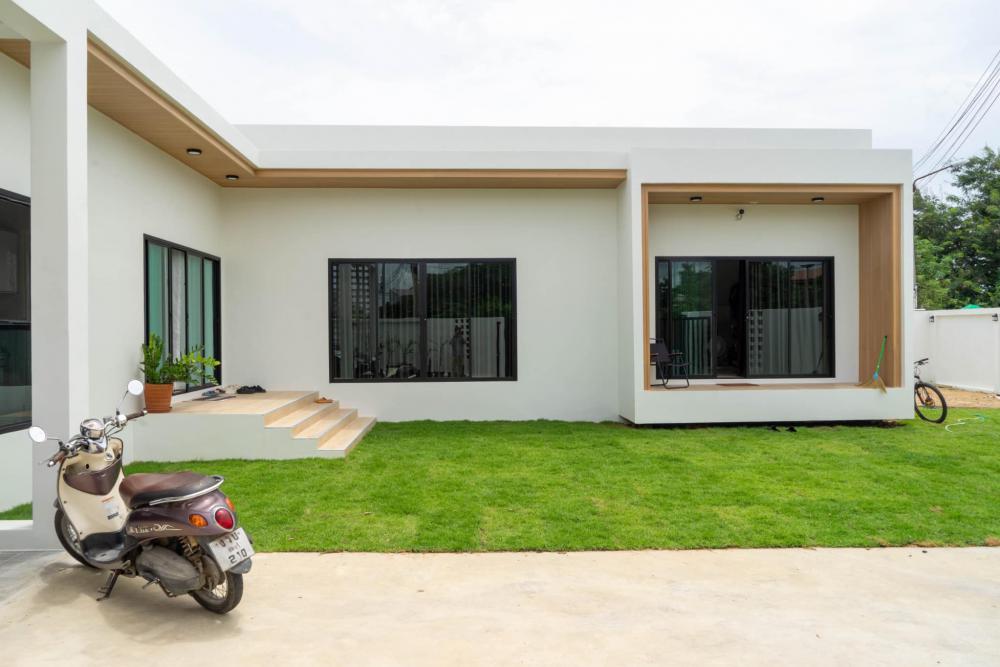 บ้านชั้นเดียวโมเดิร์น รูปทรงกล่อง ขนาด 3 ห้องนอน 2 ห้องน้ำ ตกแต่งในสไตล์โทนสีขาว มินิมอล ที่เน้นความเรียบง่าย รูปที่ 11