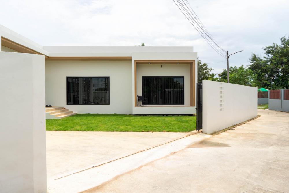 บ้านชั้นเดียวโมเดิร์น รูปทรงกล่อง ขนาด 3 ห้องนอน 2 ห้องน้ำ ตกแต่งในสไตล์โทนสีขาว มินิมอล ที่เน้นความเรียบง่าย รูปที่ 18