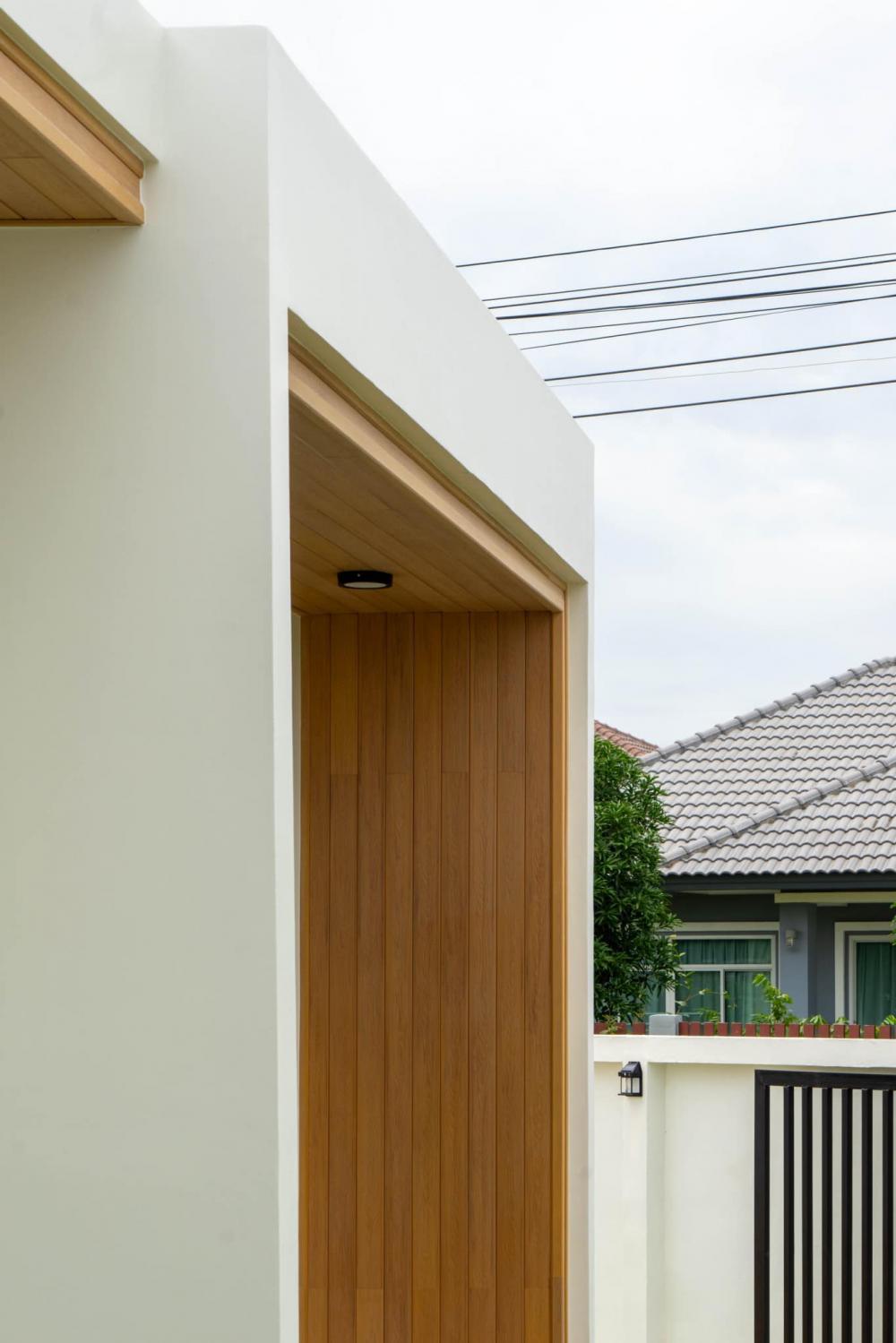 บ้านชั้นเดียวโมเดิร์น รูปทรงกล่อง ขนาด 3 ห้องนอน 2 ห้องน้ำ ตกแต่งในสไตล์โทนสีขาว มินิมอล ที่เน้นความเรียบง่าย รูปที่ 20