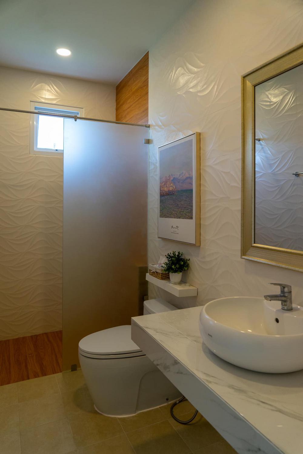 แบบบ้าน Modern Tropical สีละมุนมาก สวยแบบวินเทจ ขนาด 3 ห้องนอน 2 ห้องน้ำ รูปที่ 16