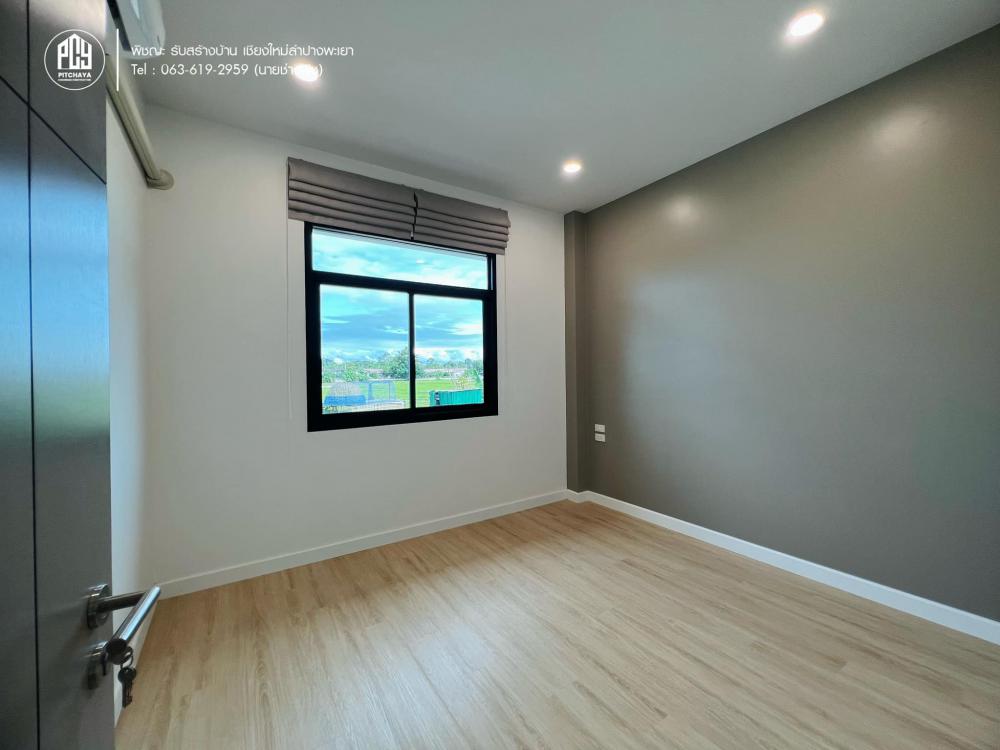 บ้านสไตล์คอนเทมโพรารี่ ขนาดห้องนอน 3 ห้องนอน 2 ห้องน้ำ พื้นที่ 195 ตร.ม. รูปที่ 26