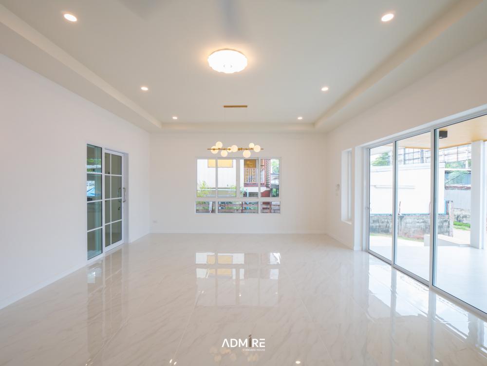 แบบบ้านสไตล์มินิมอล คอนเทมโพรารี่ ขนาด 3 ห้องนอน 2 ห้องน้ำ พื้นที่ใช้สอย 167 ตร.ม. รูปที่ 4