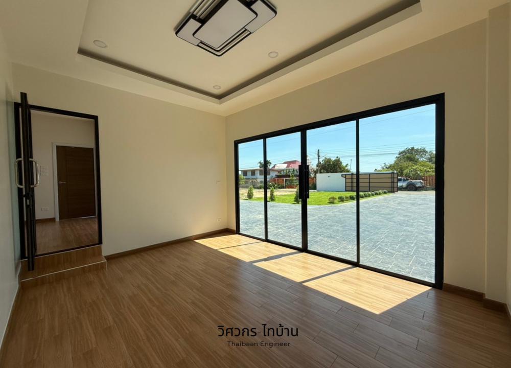 แบบบ้านโมเดิร์นทรงกล่อง ขนาด 3 ห้องนอน 2 ห้องน้ำ ฟังก์ชั่นครบครันและสวนหญ้ากว้างหน้าบ้าน รูปที่ 4