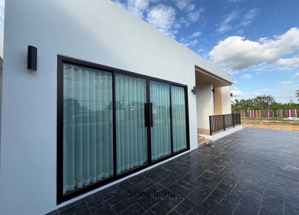 แบบบ้านโมเดิร์นทรงกล่อง ขนาด 3 ห้องนอน 2 ห้องน้ำ ฟังก์ชั่นครบครันและสวนหญ้ากว้างหน้าบ้าน รูปที่ 5