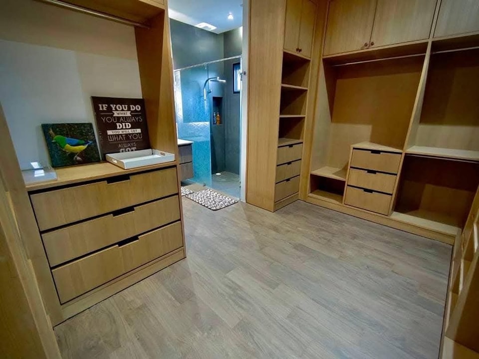 บ้านสไตล์โมเดิร์นทรงกล่อง ขนาด 5 ห้องนอน 4 ห้องน้ำ 1 ห้องครัว 1 ห้องรับแขก 3 ที่จอดรถ พื้นที่ 300 ตร.ม. รูปที่ 13