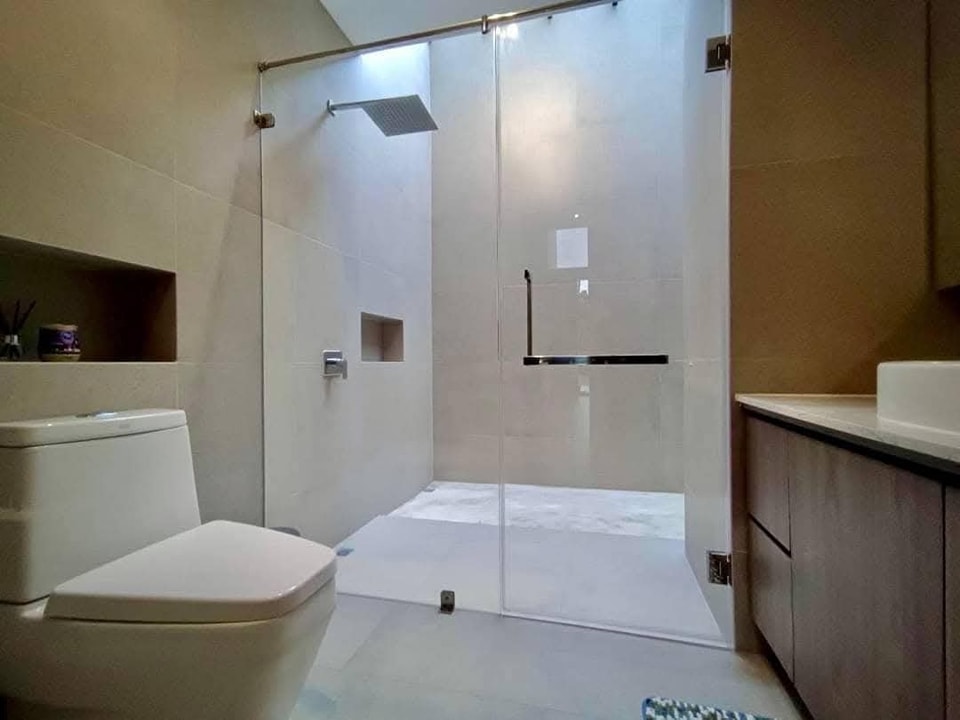 บ้านสไตล์โมเดิร์นทรงกล่อง ขนาด 5 ห้องนอน 4 ห้องน้ำ 1 ห้องครัว 1 ห้องรับแขก 3 ที่จอดรถ พื้นที่ 300 ตร.ม. รูปที่ 14