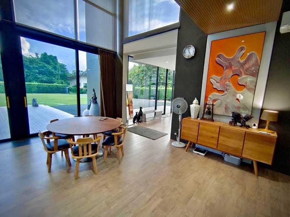 บ้านสไตล์โมเดิร์นทรงกล่อง ขนาด 5 ห้องนอน 4 ห้องน้ำ 1 ห้องครัว 1 ห้องรับแขก 3 ที่จอดรถ พื้นที่ 300 ตร.ม. รูปที่ 3