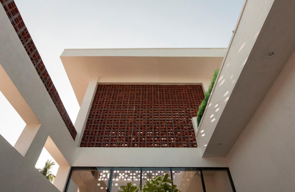 บ้านที่ออกแบบด้วยหัวใจและความอบอุ่นโดยสถาปนิกต่างชาติ พื้นที่ 500 ตร.ม. รูปที่ 11