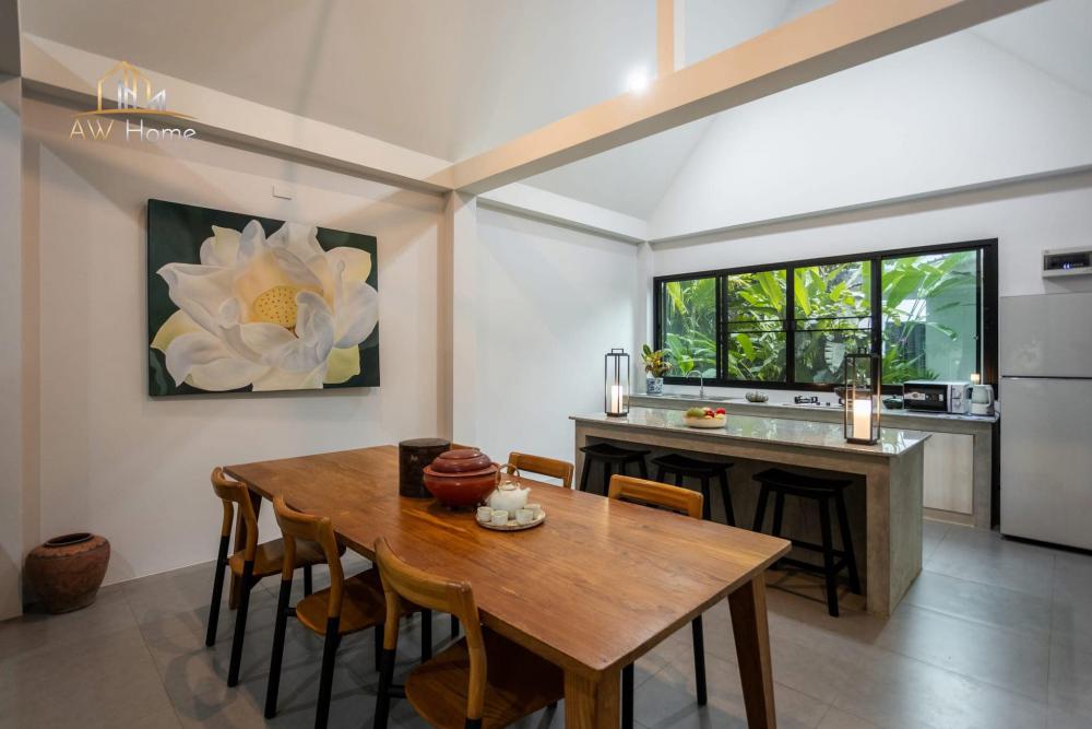 ไอเดียห้องรับรองแขกสไตล์บาหลี ภายนอก หลังคาสีเทาอ่อน ผนังทาสีขาว รูปที่ 10