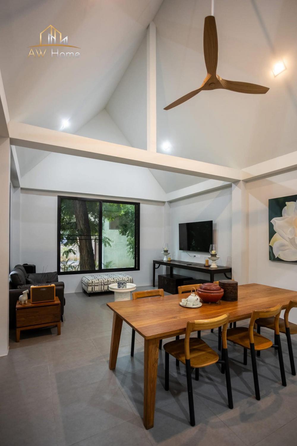 ไอเดียห้องรับรองแขกสไตล์บาหลี ภายนอก หลังคาสีเทาอ่อน ผนังทาสีขาว รูปที่ 11