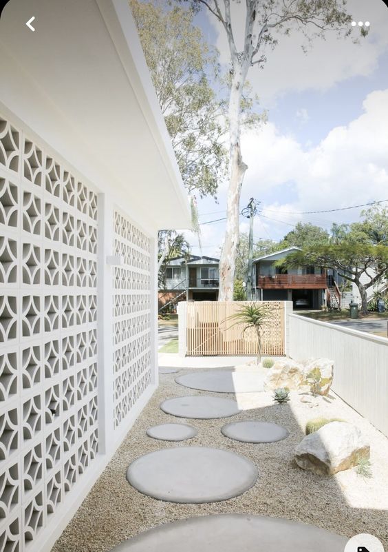 20 ไอเดียทางเดินข้างบ้านสวยๆ รูปที่ 7