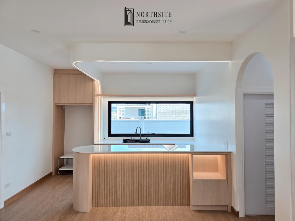 บ้านพักอาศัย2ชั้น สไตล์โมเดิร์น ขนาด 4 ห้องนอน 5 ห้องน้ำ พื้นที่ใช้สอย 373 ตร.ม.  รูปที่ 19