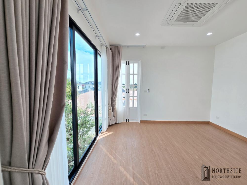 บ้านพักอาศัย2ชั้น สไตล์โมเดิร์น ขนาด 4 ห้องนอน 5 ห้องน้ำ พื้นที่ใช้สอย 373 ตร.ม.  รูปที่ 29