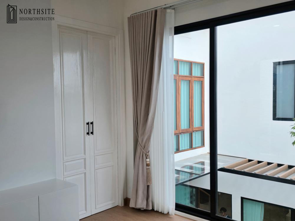 บ้านพักอาศัย2ชั้น สไตล์โมเดิร์น ขนาด 4 ห้องนอน 5 ห้องน้ำ พื้นที่ใช้สอย 373 ตร.ม.  รูปที่ 30